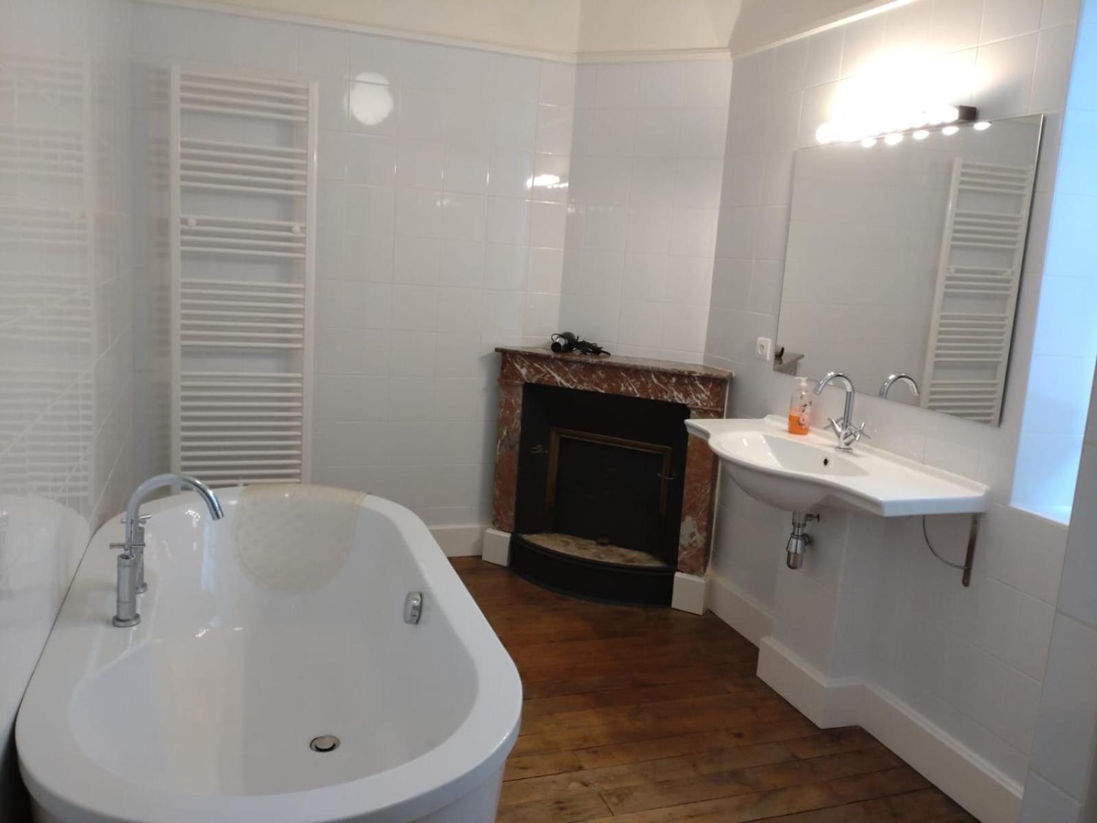 La Brasserie Chambre D'Hotes De Delphine Saulge Bagian luar foto